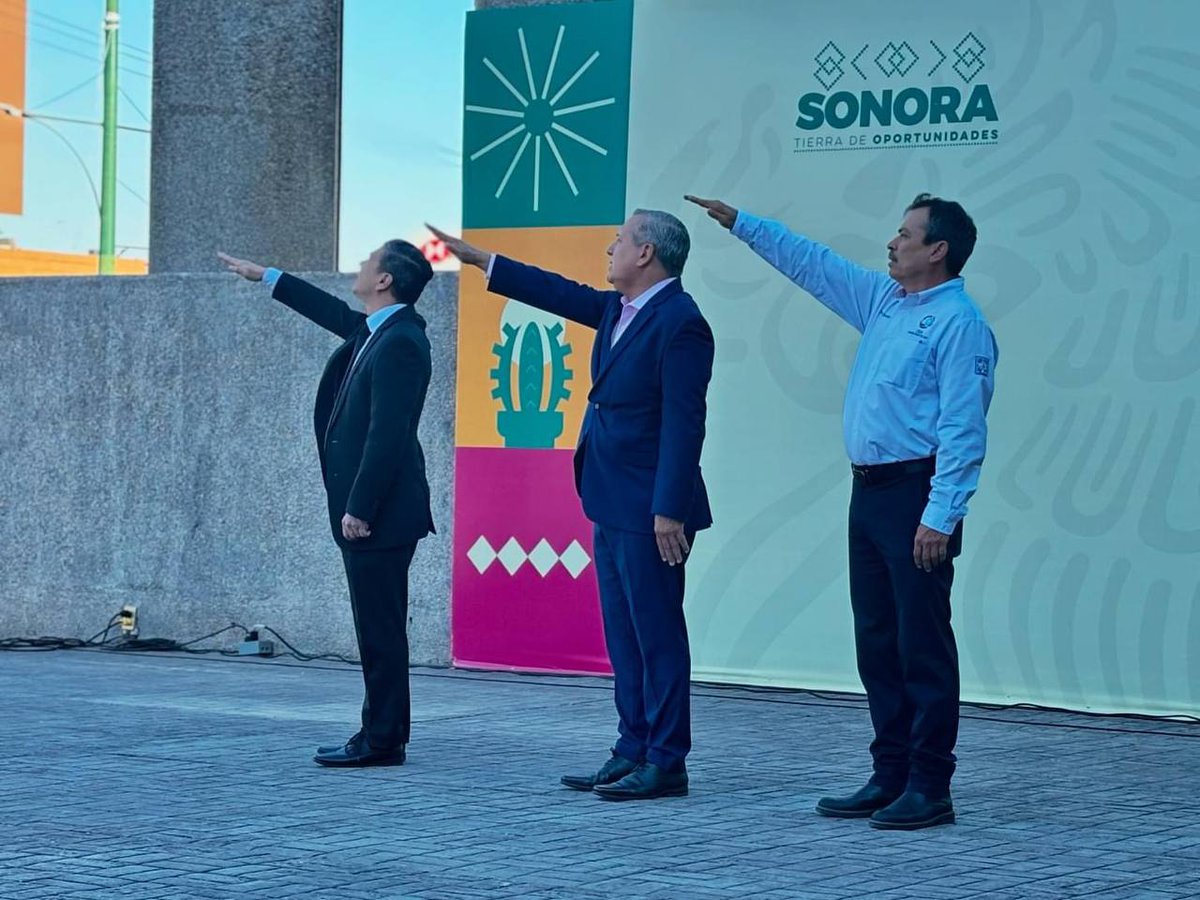 CEASonora's tweet image. Encabezados por el Vocal Ejecutivo, Ariel Monge, el personal de la #CEA y de la #Coves participamos en la ceremonia de Izamiento de Bandera en el marco de la conmemoración del 214 aniversario del inicio de nuestra Independencia. #TierraDeOportunidades