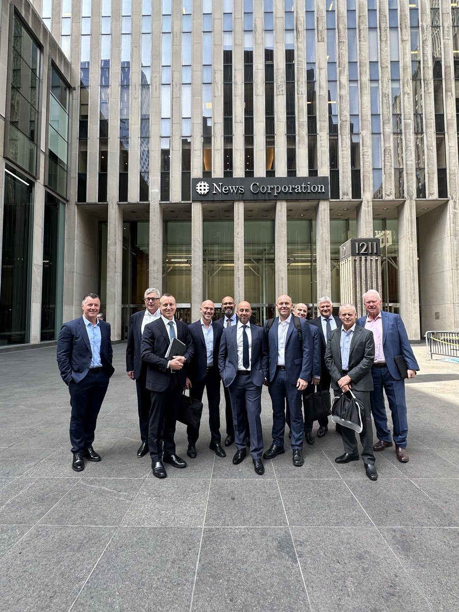 Modoras's tweet photo. An Inspiring US Study Tour! 🇺🇸

Modoras CEO @JitaSarai and Director Tony Sarai explored New York, engaged with @barronsadvisor's Top 100 Financial Advisers, and attended the Barron’s Top 100 Summit. Exciting insights coming to Modoras! Stay tuned. 🚀 https://t.co/CnsR4ax0Nd