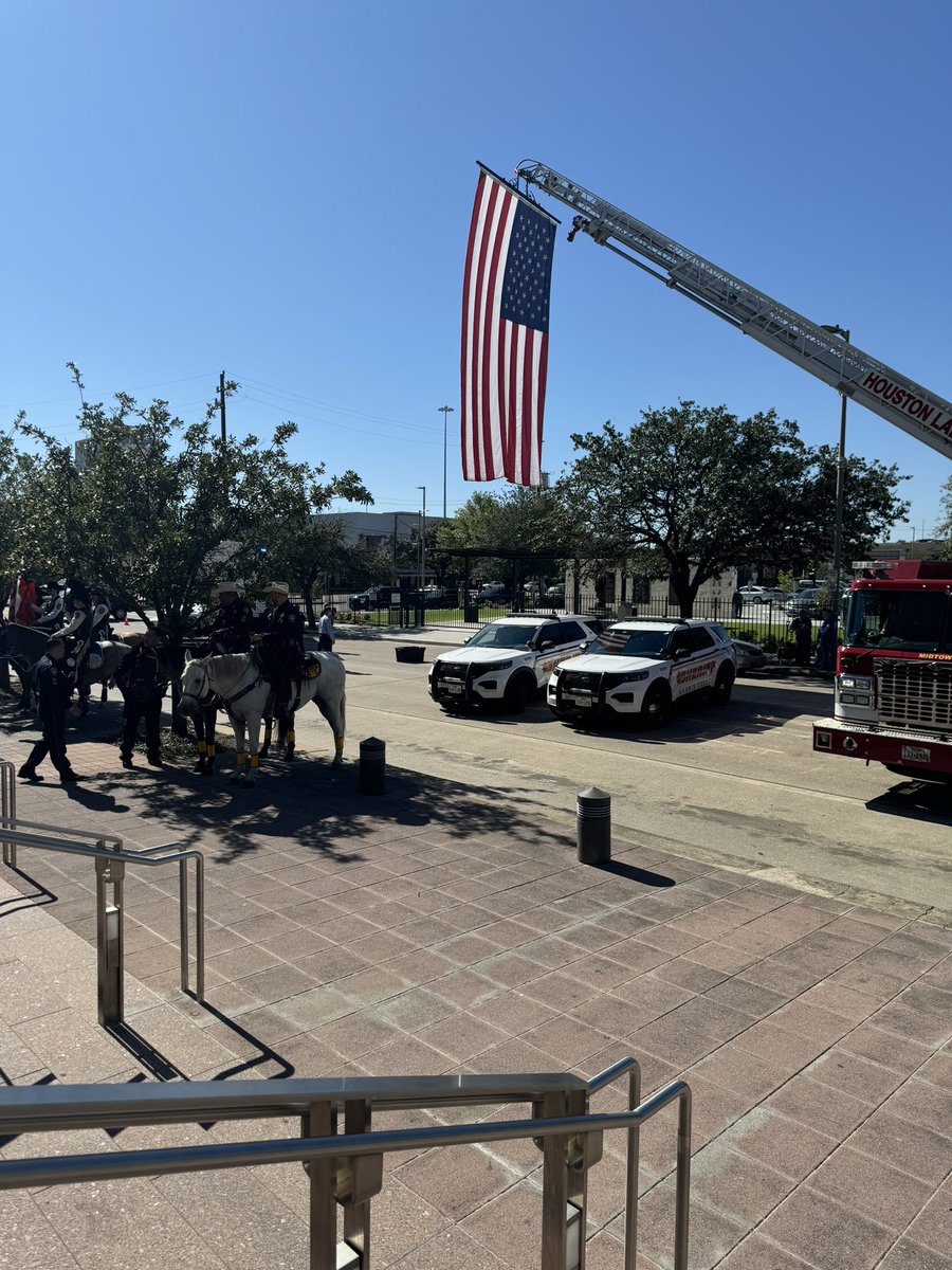 Happy Sunday! Today we celebrated the annual Blue Mass honoring the service  of  law enforcement officers. 

Together, we stand in unity and  prayer. 

Thank you for your dedication to keeping our city safe every day.  I knew my mom would love the pic with Cardinal DiNardo. 💙