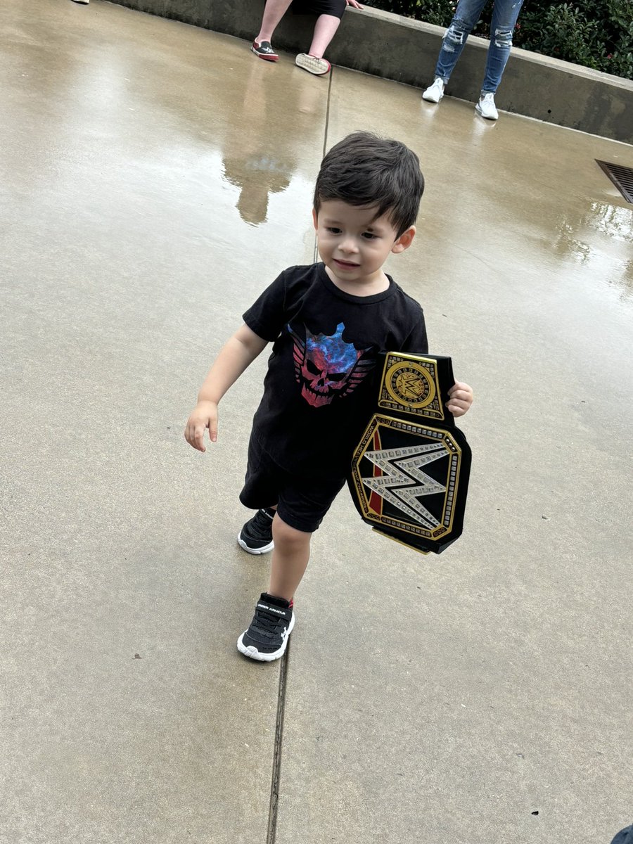 dlrt1's tweet photo. #WWEHuntsville Cody’s #1 fan is ready #IsReadyToRumble https://t.co/oS8pdqg5iN