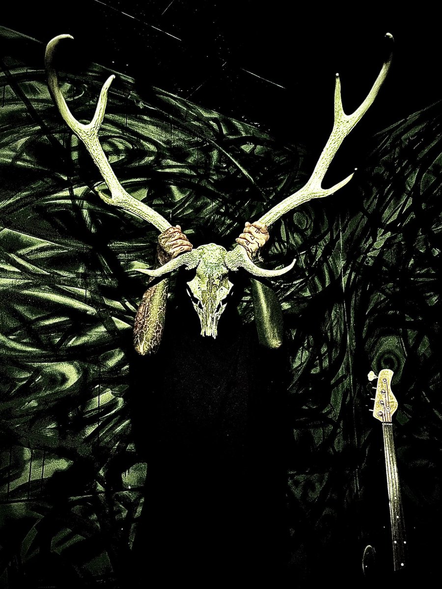 友よ、耳を傾けて下さい
あなたを待つ者たちが居ます

あなたが作った家がこの先失くなったとしても

あなたが帰る場所は失われてはいない

サンタムエルテに祈る人々の集う場所であなたを私達は待ちます

この蝋燭の火を私は決して絶やさない

サンタムエルテのご加護がありますように

'āmēn🌹💀