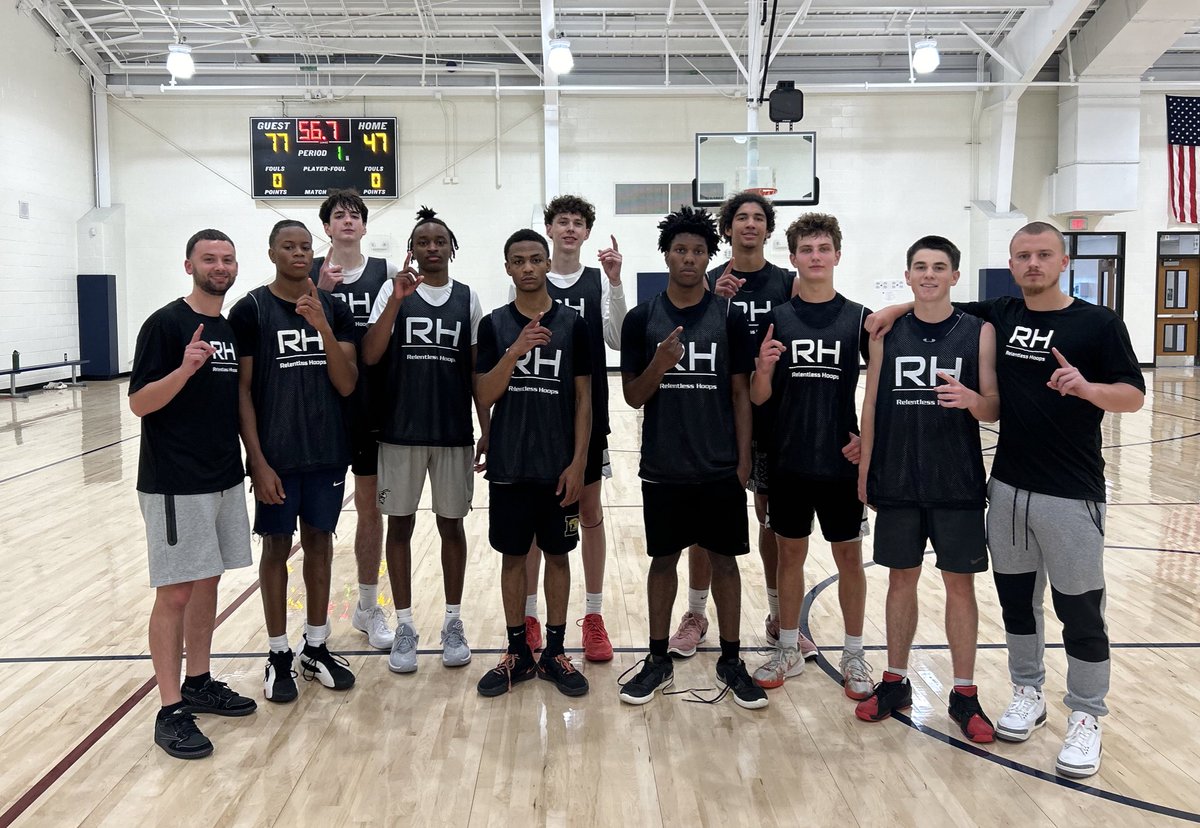 Team 6 dominates the 2025 Select 80 Championship game on both ends of the floor. All-around team effort.
Their group:
Miles George
Kyler Fox
Dodge Davis
Luke Finley
Haiden Evans
JD Estime
Tejiri Efemini
Matthew McAuley
Tyierre Carter

Coaches: Reed Dungan and Drew Shepherd.