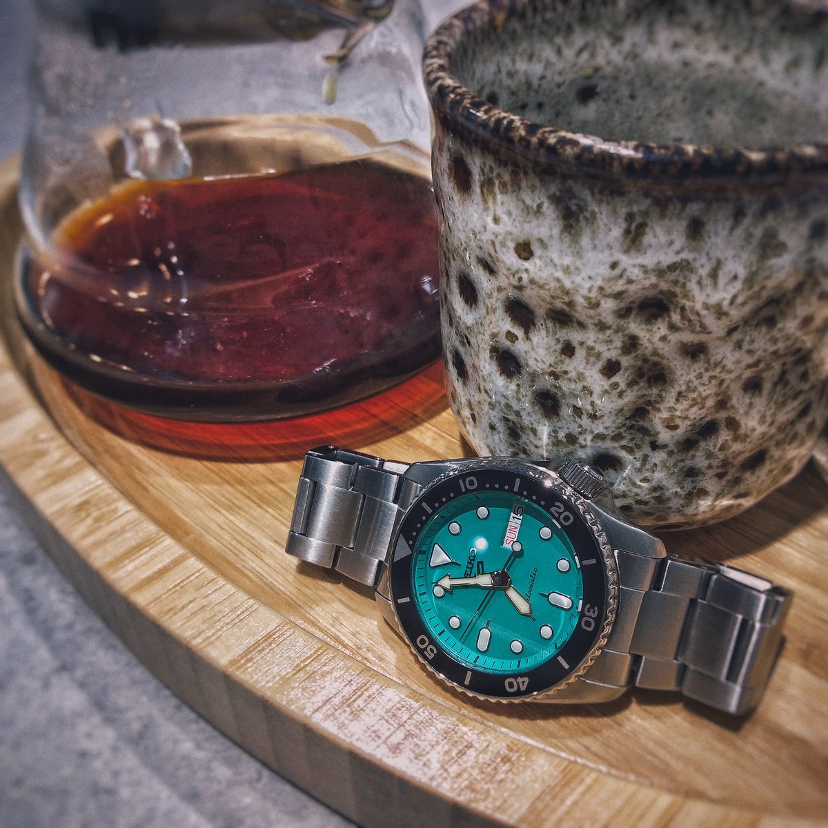 markdavidsee's tweet photo. Teal dreams and coffee streams. ☕

⌚ Seiko 5 Sports SRPK33

#seiko #seikoph #seiko5sports #seiko5 #coffee #pourovercoffee #v60coffee #caffeine https://t.co/jNkPMZ1U3a