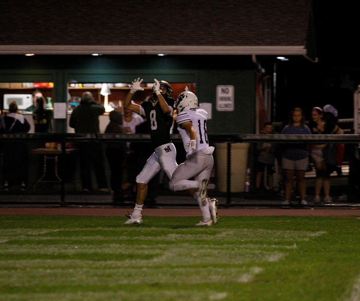 Luke__Kopetchny's tweet photo. Weeks 4, 5, and 6 complete
vs Lakeland vs Tunkannock vs Berwick
(all stats combined)
5 receptions 
101 recieving yds
3 rec TD’s
3-0
@PAcoachP @Coach_Hatcher20 @BatesBacker @chrismahon_ @CoachByham @247recruiting @Rivals @MaxPrepsPA @NP_Recruiting @gobigrecruiting @PrepRedzonePA https://t.co/wxPHMTeflA