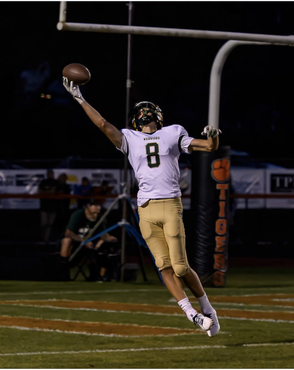 Luke__Kopetchny's tweet photo. Weeks 4, 5, and 6 complete
vs Lakeland vs Tunkannock vs Berwick
(all stats combined)
5 receptions 
101 recieving yds
3 rec TD’s
3-0
@PAcoachP @Coach_Hatcher20 @BatesBacker @chrismahon_ @CoachByham @247recruiting @Rivals @MaxPrepsPA @NP_Recruiting @gobigrecruiting @PrepRedzonePA https://t.co/wxPHMTeflA