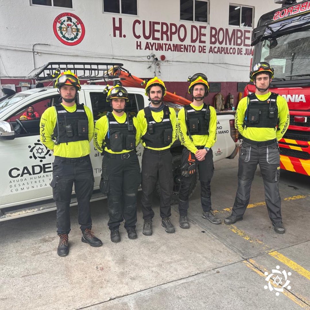 Nuestro equipo de búsqueda y rescate, #GoTeam, está en #Guerrero bajo la coordinación del puesto de mando, trabajando para abrir caminos y llevar suministros a las zonas más vulnerables afectadas por el #huracánJohn 

🔗 *Dona: donate.cadena.ngo/REspuesta-Hura…  

#RespuestaHuracanes