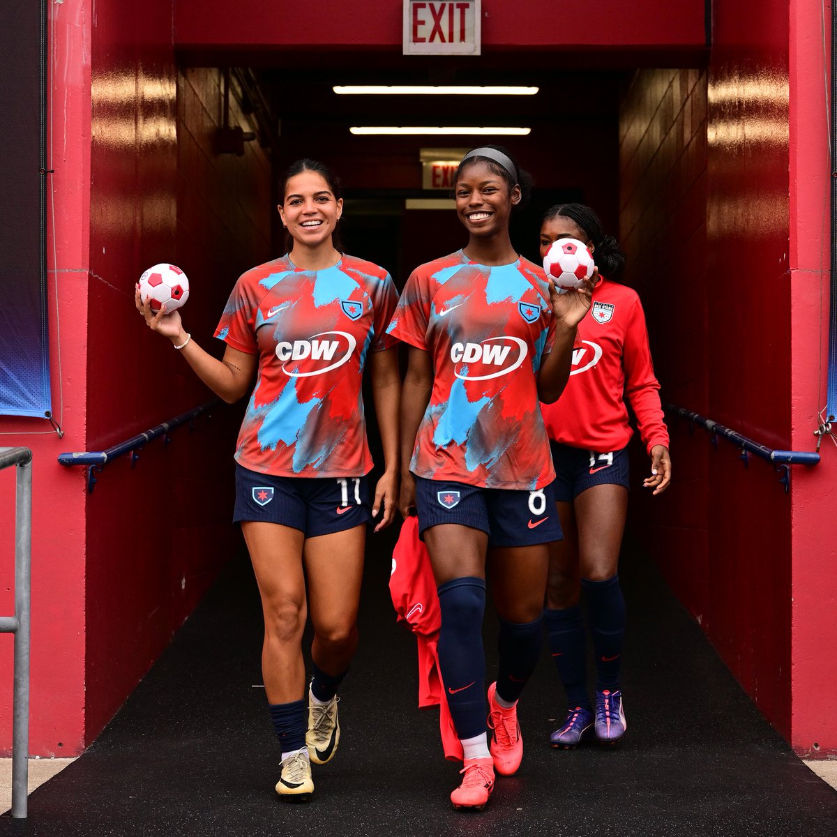 NWSL's tweet photo. Bringing the Sunday Funday energy to the pitch 😄🔋

Tune into NWSL+ or @paramountplus to watch the  @chicagoredstars host @TheNCCourage now! https://t.co/v8NmaE3m5u