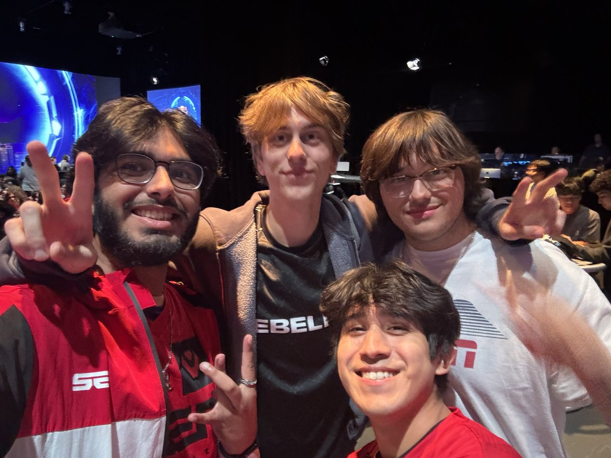 UW Vardizzle tweet media