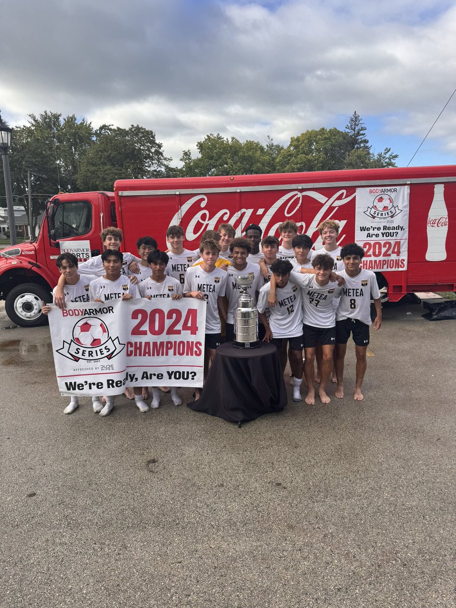 BoysMVSoccer's tweet photo. Varsity beat Warren 4-0 to win the @BODYARMORseries final. Goals from Cole Hatfield (2), Jake Anargyros and Sahil Khare. Pat Maroney and backline with the shutout. @MeteaBoosters @MeteaAthletics https://t.co/JzUYW0R6PY