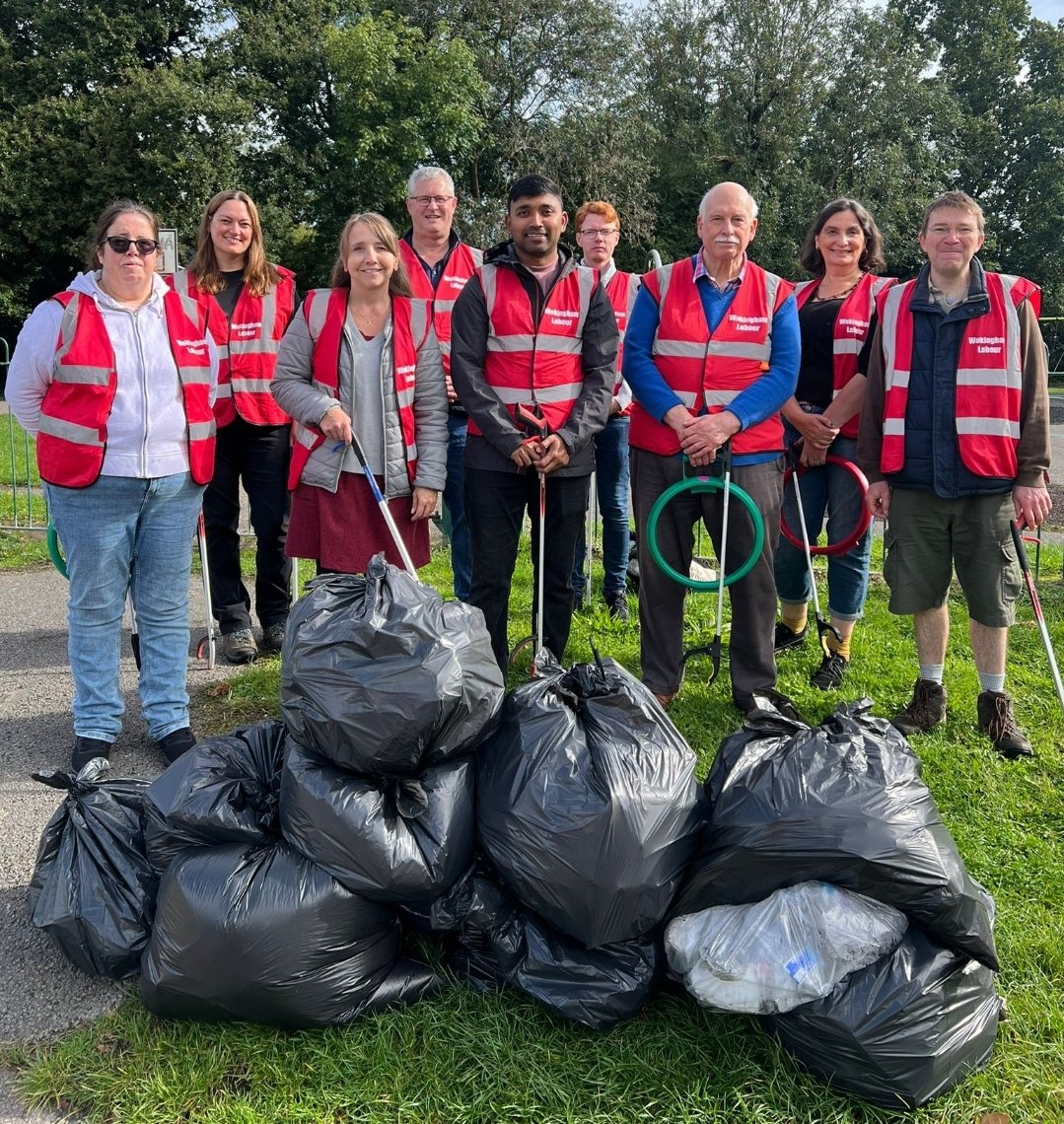 Very warm reception as always from residents in #Wokingham during our litter pick.
