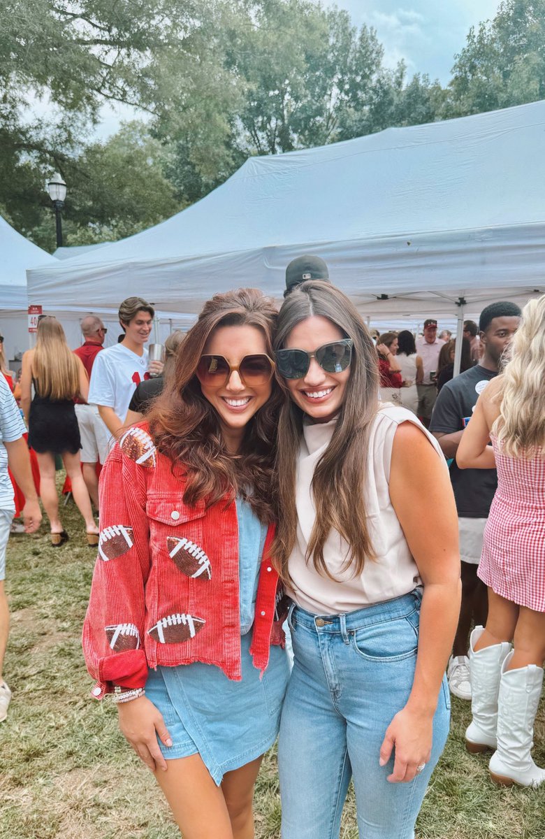 kennahallen's tweet photo. Favorite place to be on a Saturday. @davidadamcone with @CrainCompany got some great Quad content at our tailgate!🤣 

RTR to a great game &amp; WIN!♥️ 

@darbiloutcone | @makennahsdad https://t.co/SKJ04XIOBt