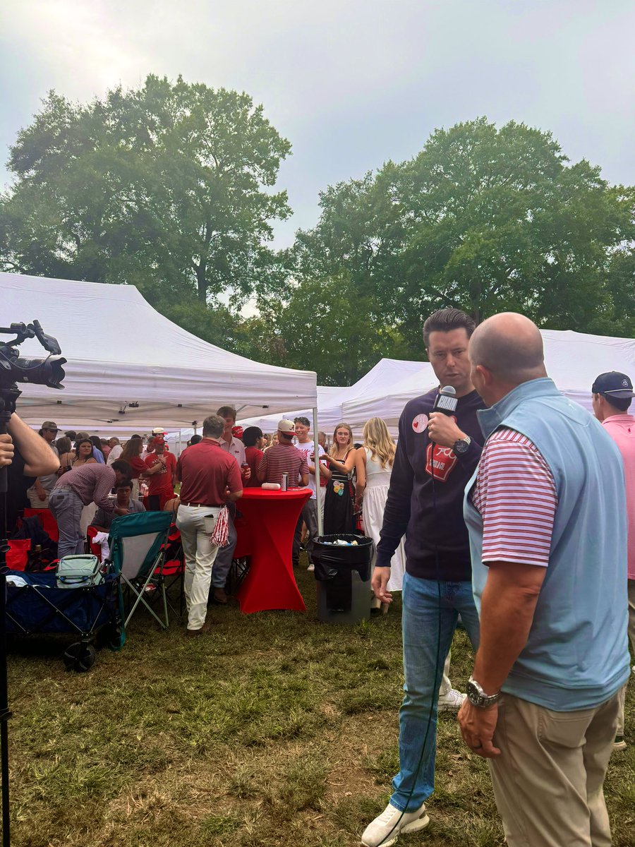 kennahallen's tweet photo. Favorite place to be on a Saturday. @davidadamcone with @CrainCompany got some great Quad content at our tailgate!🤣 

RTR to a great game &amp; WIN!♥️ 

@darbiloutcone | @makennahsdad https://t.co/SKJ04XIOBt