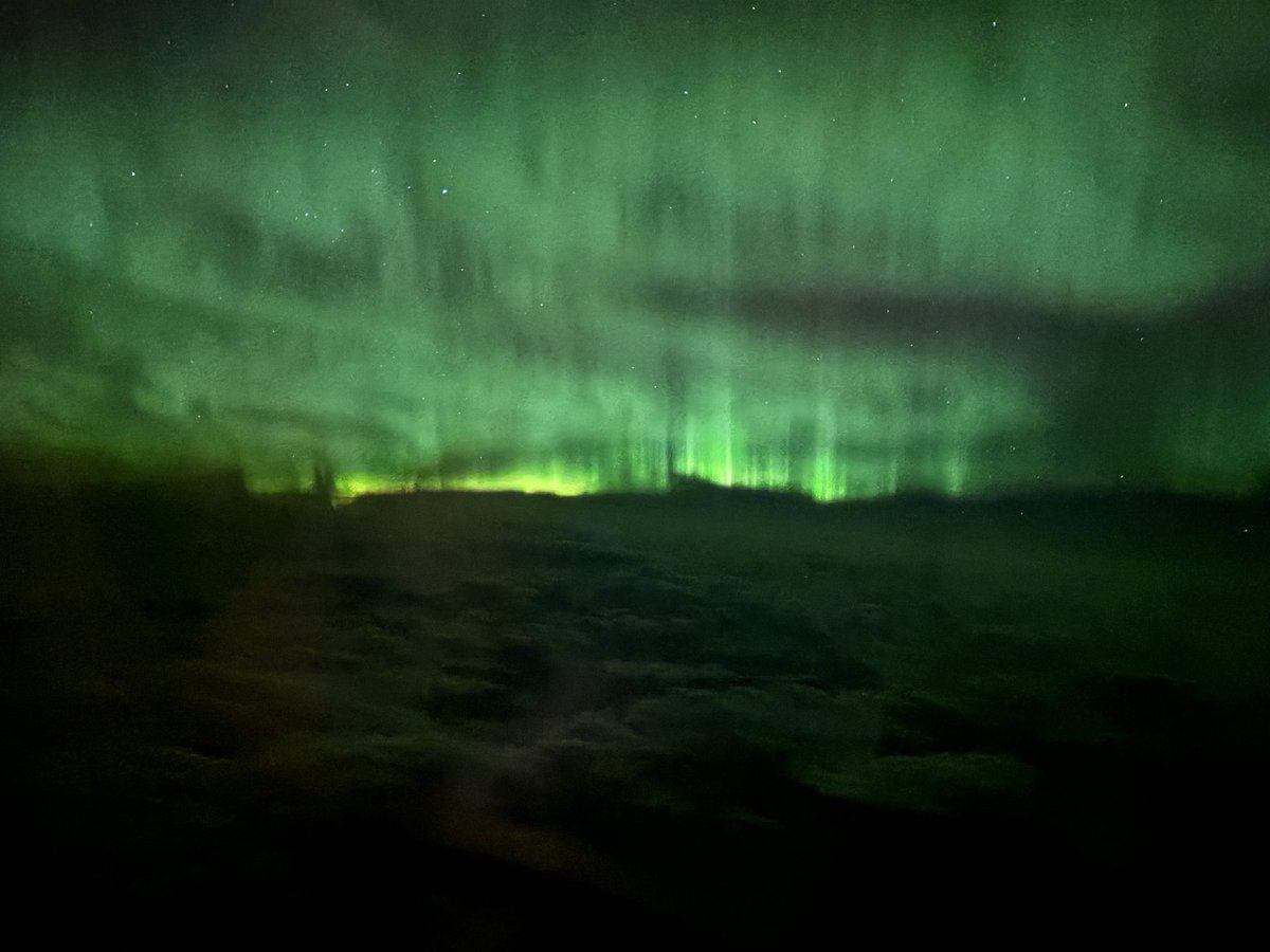 Aurora borealis
The icy sky at night
Paddles cut the water
In a long and hurried flight