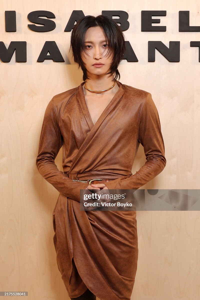 1024updates's tweet photo. [📷] Seonghwa attends the Isabel Marant Paris Womenswear Spring-Summer 2025 show as part of Paris Fashion Week 

#SEONGHWA #성화 #IsabelMarant #IsabelMarantSS25 @ATEEZofficial https://t.co/HElD1Arnny