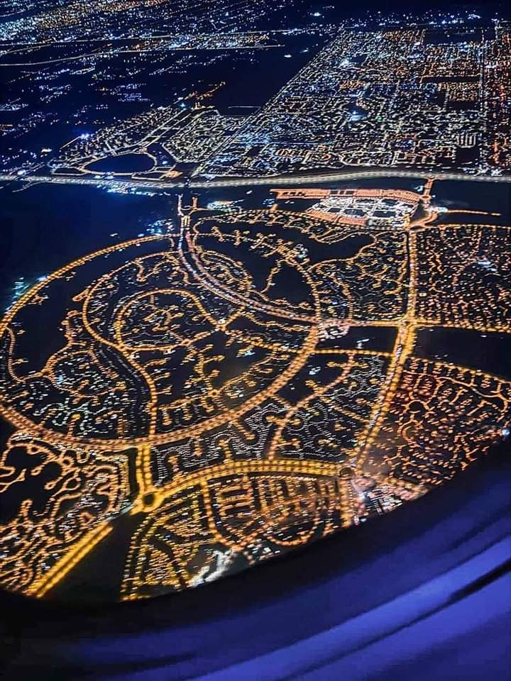 صورة رائعة من الطائرة توضح القاهرة الجديدة ومدينة الشروق وطريق السويس وطريق الاسماعيلية وجزء من مدينة العبور  
حلوة يابلدي

Taken by Hossam Abbas 🇪🇬❤️