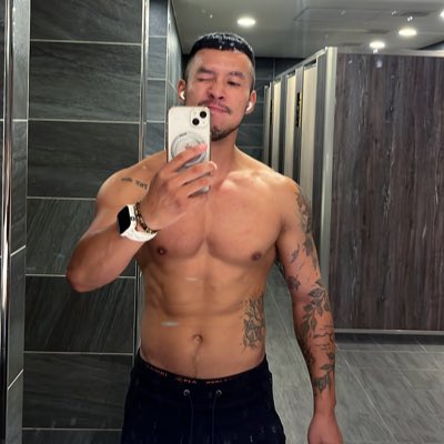 #NewProfilePic (新個人資料照片)