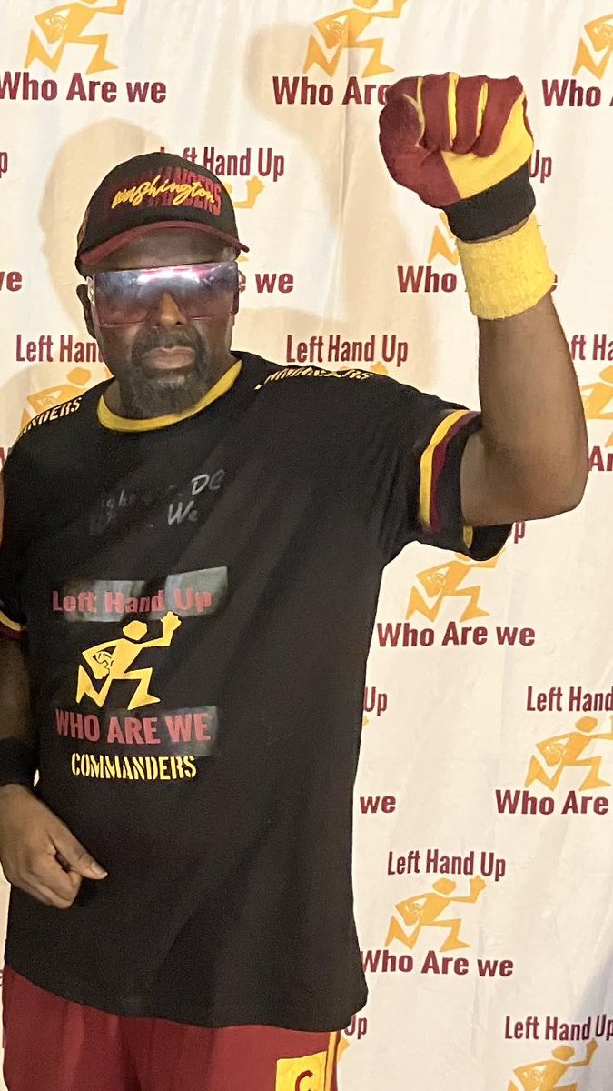 DjwoodyOHGoody's tweet photo. It's a Left Hand Up type of day https://t.co/rwYuG7Q7gs