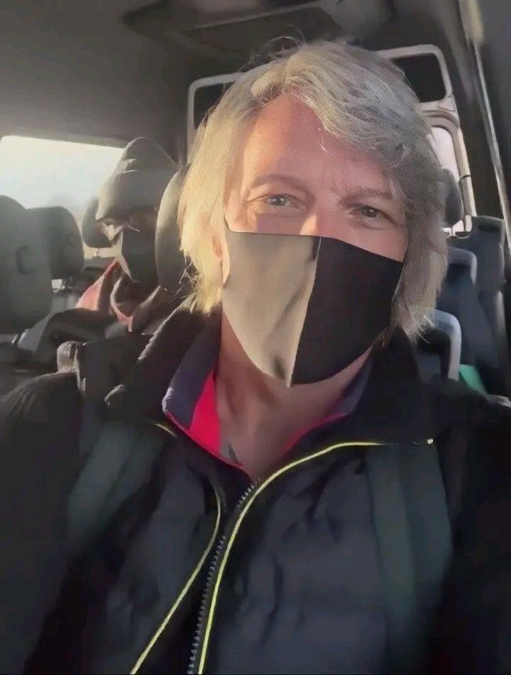 It's Sunday, I don't often deprive myself in things of God.
I literally want to know all Christians here.
Do you go to church today.