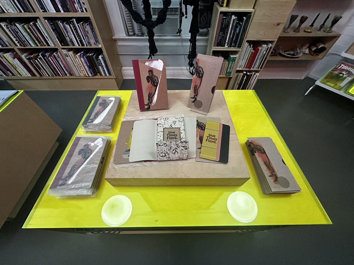 jimcamp3's tweet photo. Now available! "5ive Times Floyd" -- my artists' book in both hard and softcover! 5ive paintings too! Exhibition up until 26 October! Link in bio!
#booklovers #cutandpaste #artistsbook #bookworms #5iveTimesFloyd
#ArtistsOfTwitter https://t.co/dmnW4WGn9C