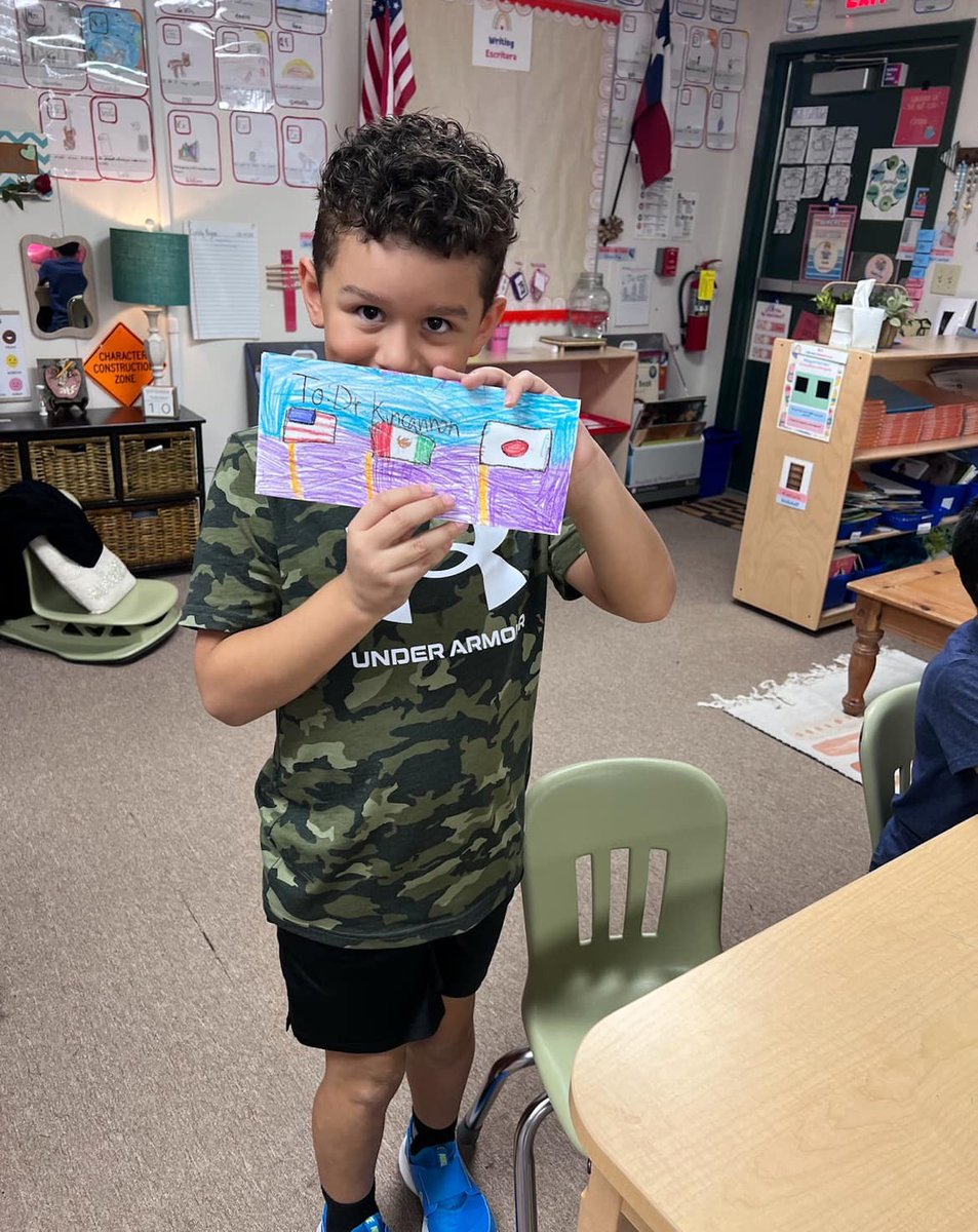 WacoISD's tweet photo. FAREWELL & ADIOS! Lake Air Montessori bilingual students wrote sweet farewell letters in both English & Spanish to WISD Superintendent Dr. Susan Kincannon! Under Dr. Kincannon's leadership, the dual-language & bilingual programs grew to nine elementary campuses! #LeadForResults https://t.co/VgdYeM1Isk