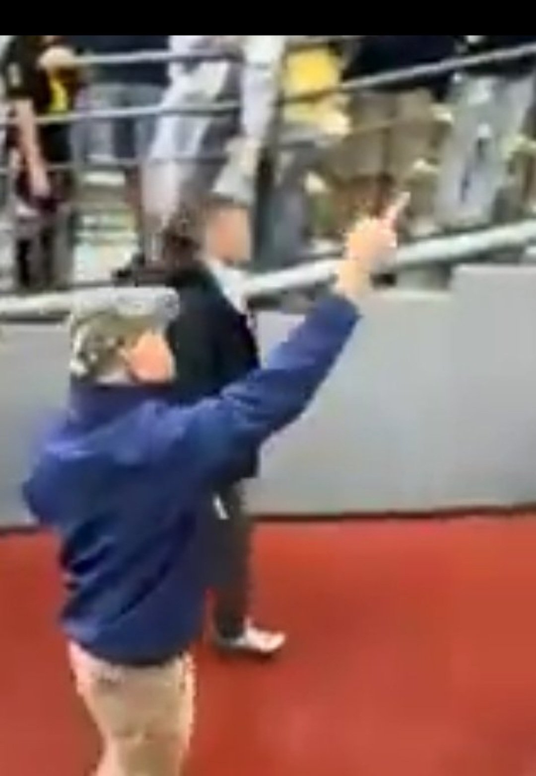 magicman on X: “@Victorshi2020 Here’s Tim Walz flipping off 