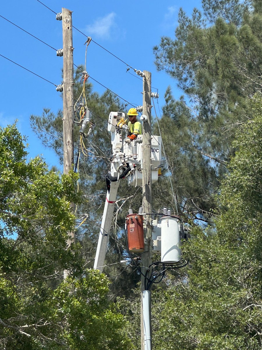 G12Rocco's tweet photo. Linemen in North Carolina have a monumental task to return power to the community. Roads are impassable and in many instances they have to replace all the wooden poles that were damaged.
#Asheville #ashevilleflooding #AshevilleStrong https://t.co/2WgBESFs0T