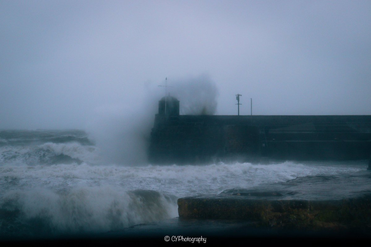 CY_Photography_'s tweet photo. Saundersfoot Harbour today. 

#StormHour 
#Saundersfoot 
#ThePhotoHour https://t.co/daQzQVWja9