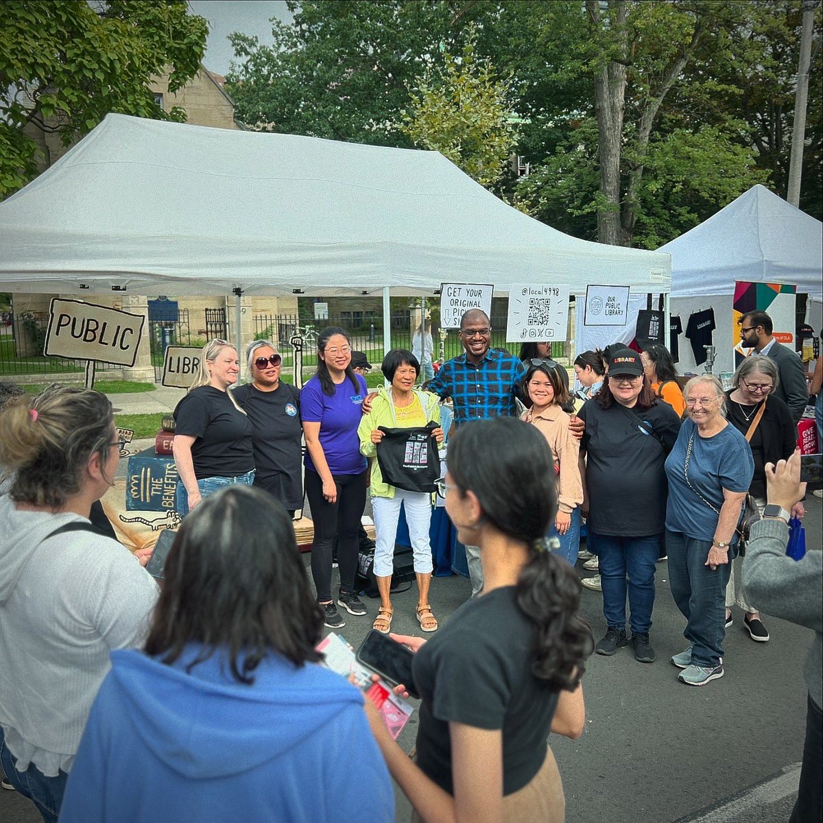 Paul Nazareth (@uinvitedu) on Twitter photo Doing the board member shuffle this weekend at <a href="/torontoWOTS/">The Word On The Street</a> for #WOTS2024 toronto.thewordonthestreet.ca
My deep respect for the staff and volunteers who make this magic happen for and with #Toronto - Free, for all ππ§‘π§‘β€οΈπ Doing the board member shuffle this weekend at <a href="/torontoWOTS/">The Word On The Street</a> for #WOTS2024 toronto.thewordonthestreet.ca
My deep respect for the staff and volunteers who make this magic happen for and with #Toronto - Free, for all ππ§‘π§‘β€οΈπ