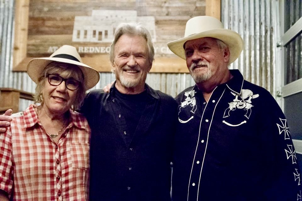 RIP  #kriskristofferson.   such a huge loss.      Rest Easy you musical genius.   your music plays daily in my house. 💔💔 ✌️✌️