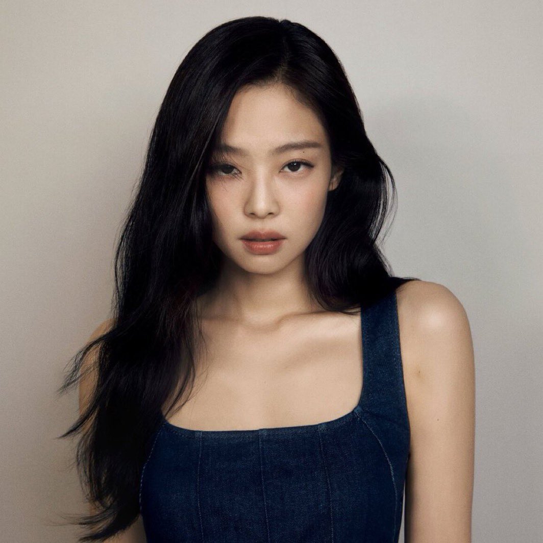 BuzzingPop's tweet image. #Jennie’s X/Twitter page has crashed due to overwhelming influx of new followers.