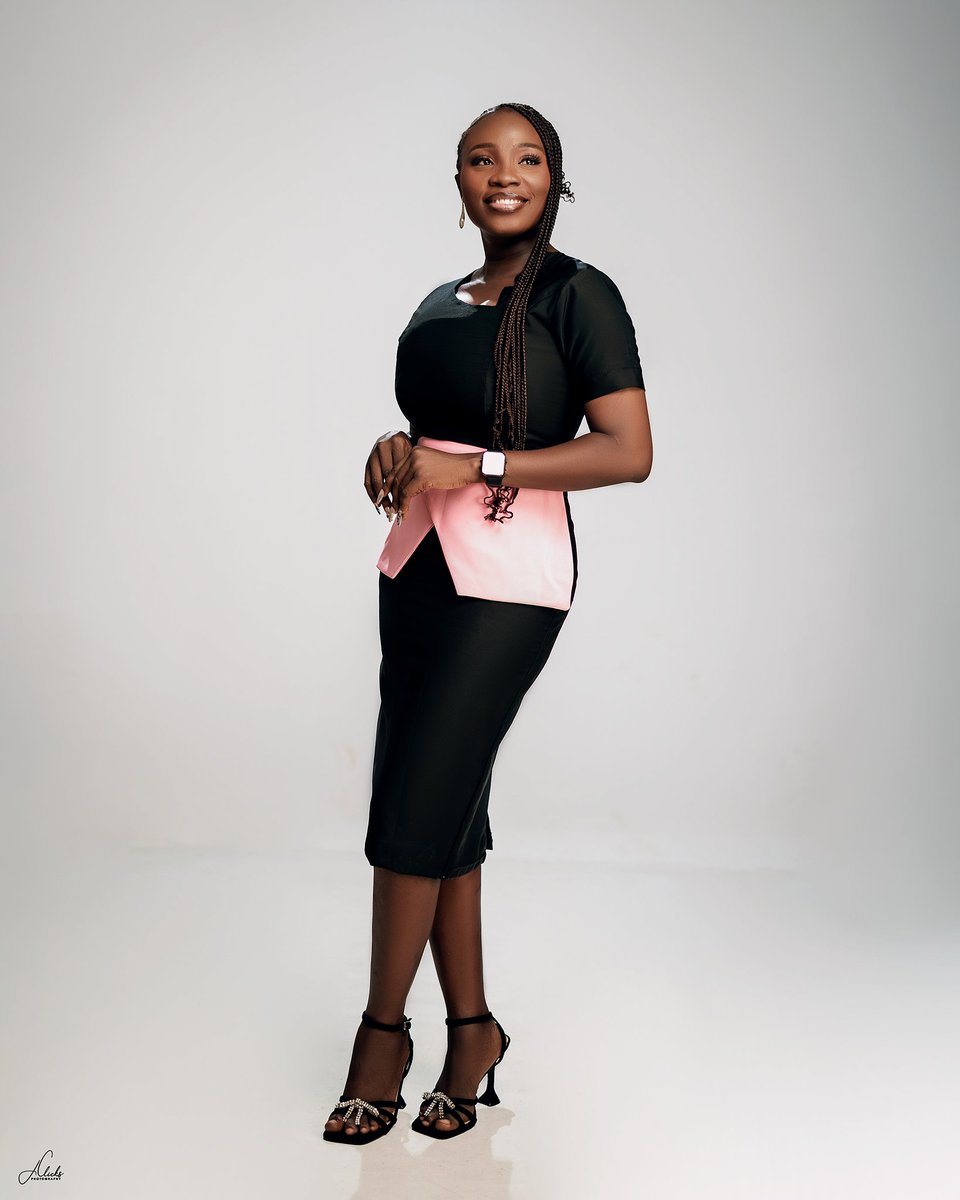 BlessingAdura's tweet photo. Psalm 118:24 - "This is the day the Lord has made; I will rejoice and be glad in it."

Celebrating another year of life, laughter, and lessons.
 Here’s to more adventures and more memories

 Cheers to the next chapter🥂
#31AndThriving 
#30won
📷: @jclicks_  
MUA: @ffby_mo https://t.co/86cCfG5z66
