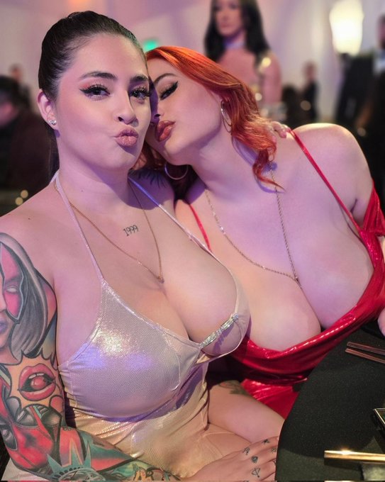With my baby @sammyxtorres At the @Brazzers 20th Anniversary Gala https://t.co/p8wOyLeLq5