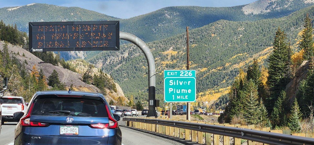 coloradowebman's tweet photo. @ColoradoDOT what language is this? Doesn't look like English https://t.co/kayxUdgLso