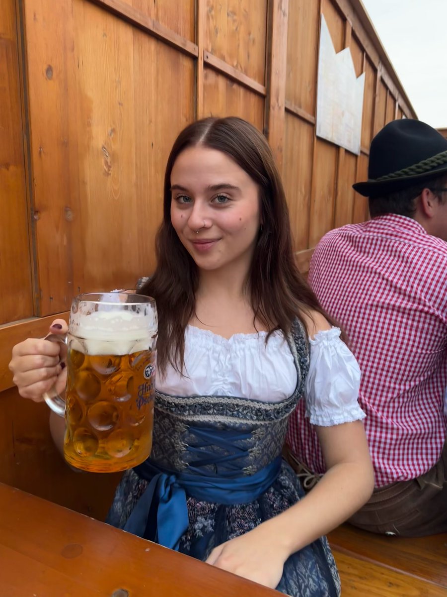 SamanthaCorbin's tweet photo. #Oktoberfest #oktoberfest2024 #Munich https://t.co/lXBTBTX88c