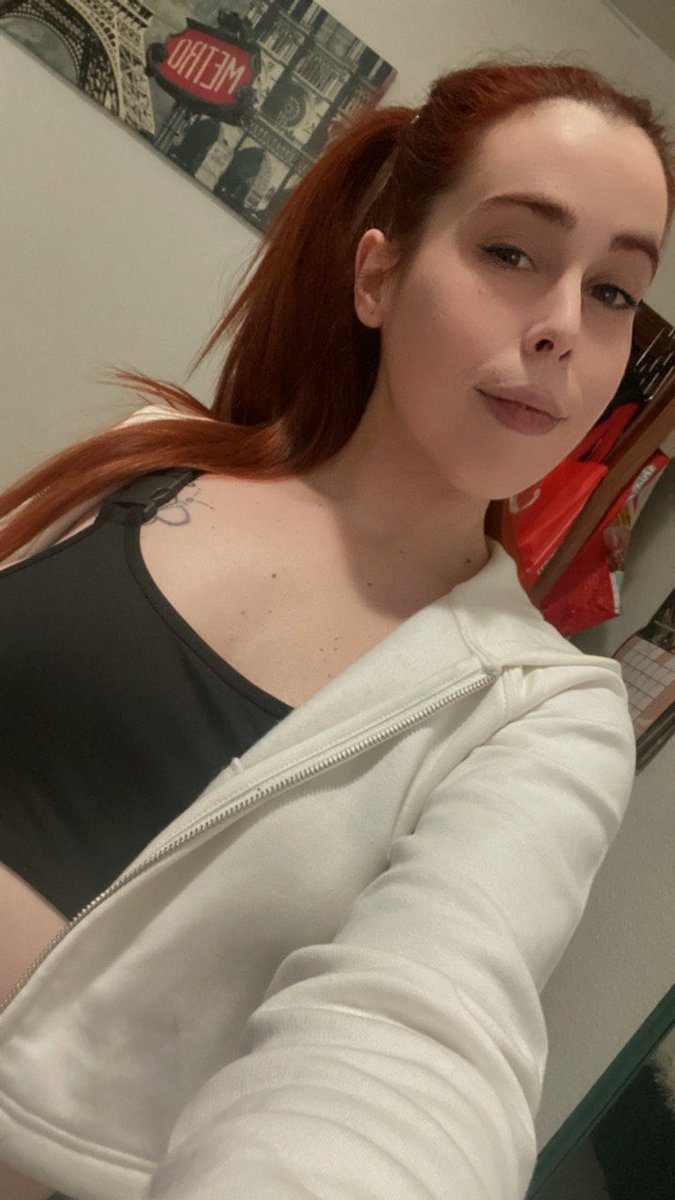EileenPikapi's tweet photo. Este finde no he estado muy conectada, pero tengo cosas nuevas para esta semanita!! Muy top🙈✨🚀 
#redhead #gamergirl #gamer #Fornite #Pokemon #egirl https://t.co/1CQFo6sozd