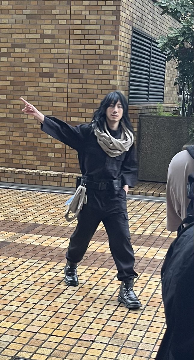 GYrmae1bQAAk6-K.jpg
