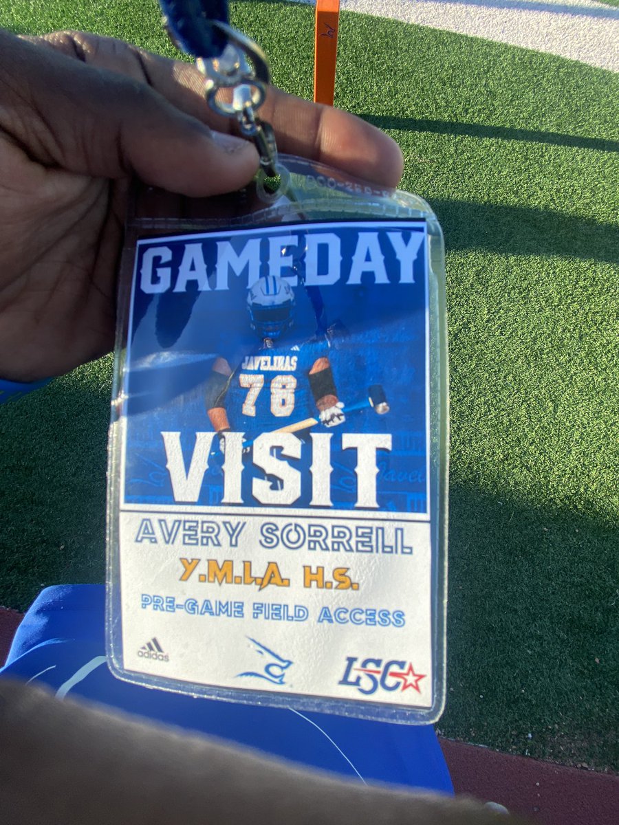 av3ryyy12's tweet photo. Atmosphere was crazy and had a great time in Kingsville yesterday 🐗
#dontflinch
@CoachBisch @CoachEMo_ @YmlaAthletics @Greedy_Elite https://t.co/D3agWnyGUR