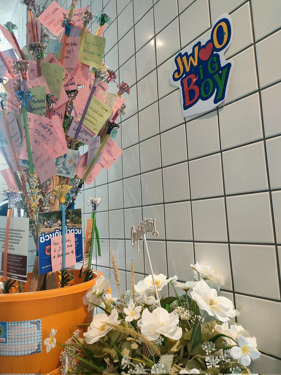 ขอบคุณที่จัดคาเฟ่สนุกๆขึ้นมานะคะ เป็นเฟ่ที่เฮฮามาก 5555555555 สตาฟก็น่ารักทุกคนเลอ น้องจองอูก็หล่อมั่กๆ #28SepWOObirthdayFest