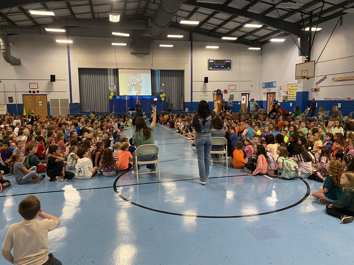 Jennifer Lowe tweet media