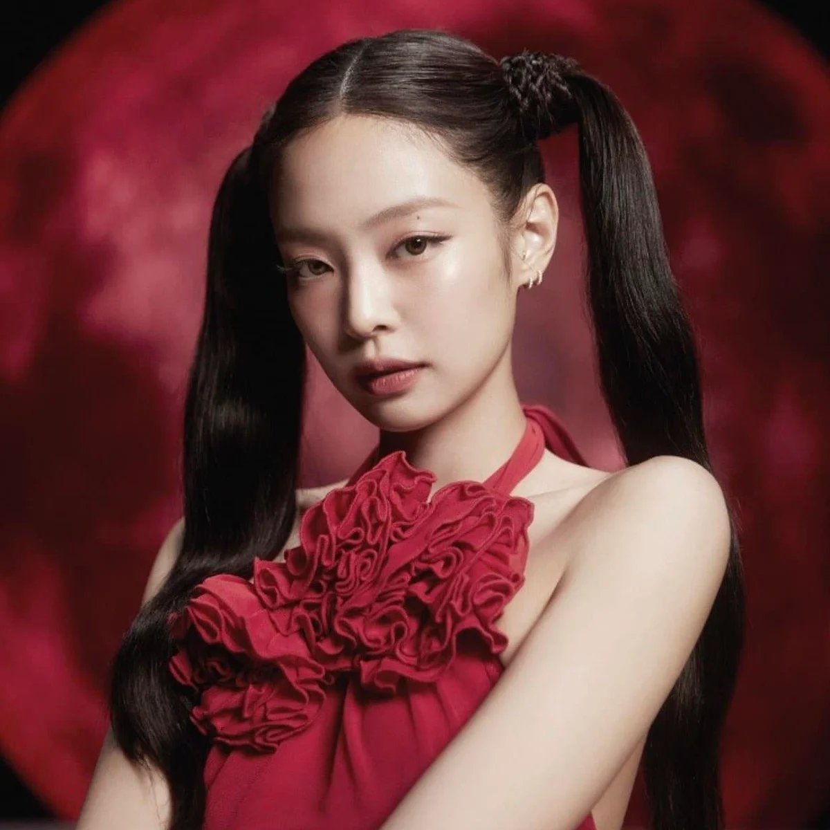 TheePopCore's tweet image. #JENNIE’s arrival on X/Twitter has caused her page to crash due to an overwhelming flood of new followers.