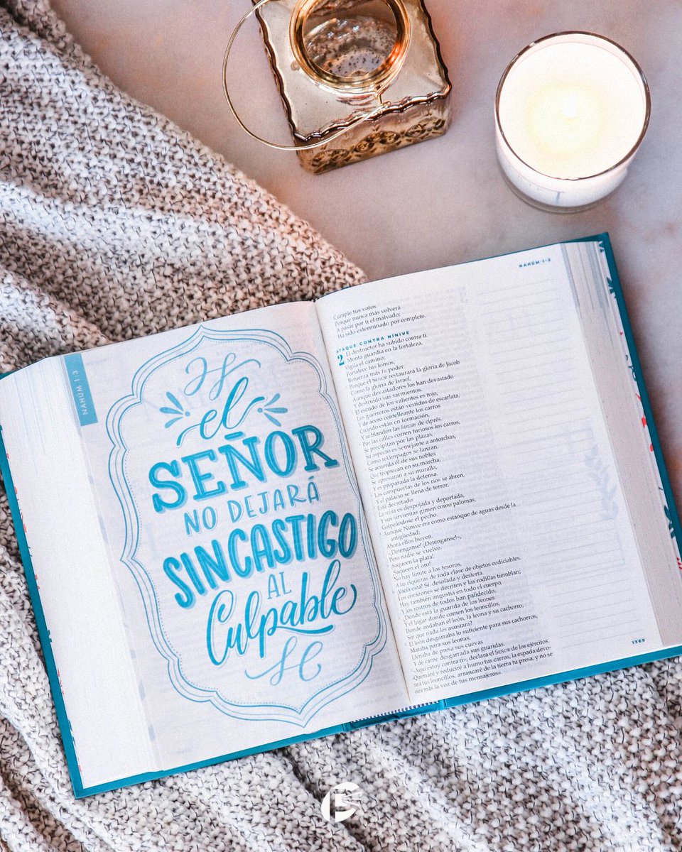 EdPortavoz's tweet photo. Arraiga tu vida en las Escrituras con 66 introducciones, amplios márgenes para notas, y 365 lecturas devocionales.
¡La favorita de la comunidad Mujer Verdadera!💖
🔗https://t.co/7aGyL0yfJq
#EditorialPortavoz #MujerVerdadera #NancyDeMossWolgemuth @sepasocial https://t.co/r4UnBs21yn
