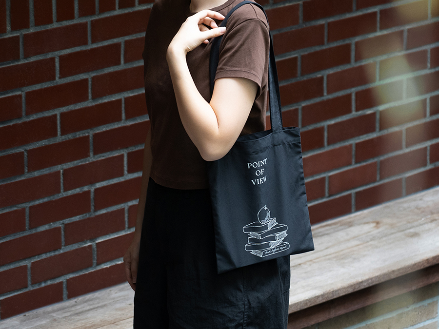 [예스24 X 포인트오브뷰]
휘뚤마뚤 북백 하나 들고 #북크닉 어때요?🍂

👜 북 백 (2 color)
#RT + #팔로우 1분께 이 굿즈 보내드려요!
(10/14 타래로 당첨자 발표)

👉 10월 예스굿즈 전체보기 ▶ye4.kr/3NIxs