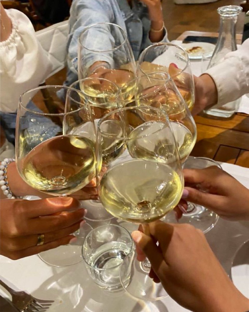 ✨🍷✨ #September Toast!! ✨☀️✨ #cheers #love #hugs #eunicechiweshegoldsteinwinery 
#success #eunicechiweshegoldsteinwinery #chiweshe #winery #oregonsfirstblackfemalewinemaker
#oregonsfirstblackfemalewinwryowner