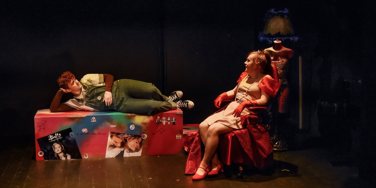 Alan in Belfast (Alan Meban) (@alaninbelfast) on Twitter photo REVIEW – Rose+Bud – one teen’s transition into student life and acceptance by themselves and others (<a href="/CommediaOfError/">CommediaOfErrors</a> in <a href="/PlayhouseDerry/">DerryPlayhouse</a> 10-11 Oct)
alaninbelfast.blogspot.com/2024/09/rosebu… REVIEW – Rose+Bud – one teen’s transition into student life and acceptance by themselves and others (<a href="/CommediaOfError/">CommediaOfErrors</a> in <a href="/PlayhouseDerry/">DerryPlayhouse</a> 10-11 Oct)
alaninbelfast.blogspot.com/2024/09/rosebu…