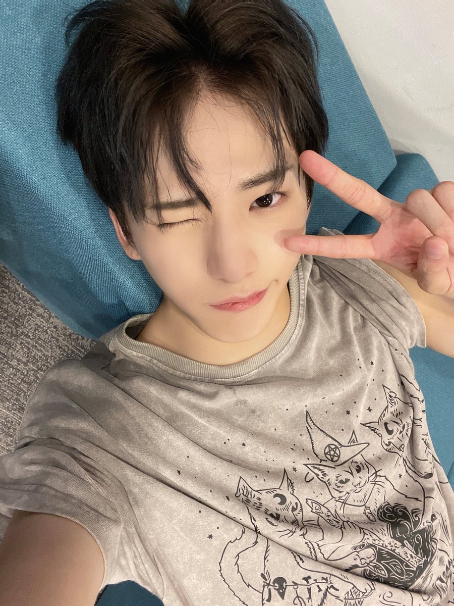 minjaeb3t's tweet photo. ㅤㅤㅤㅤ   ୨ৎ  ㅤ𓈒ㅤㅤ♡̷̸

hola ! soy minjae bōt de xikers. paso a recordarte que te amo mucho y que estoy para lo que necesites, si quieres hablar tienes mi dm o (@) ‹𝟥 https://t.co/nMDQ0P1n7X