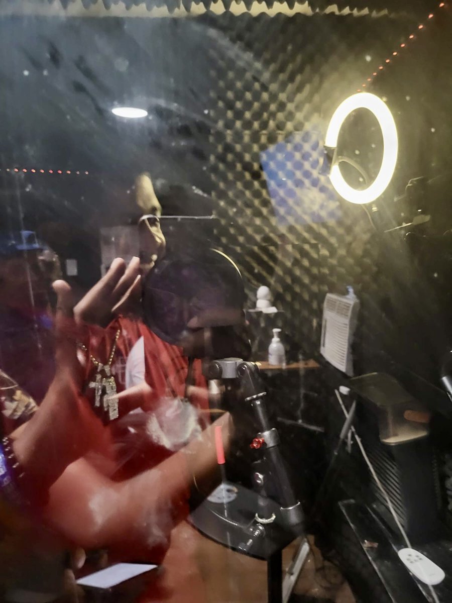 bcbigclay's tweet image. MK&amp;amp;M5 Management LLC Cookin up in the Lab 🔥 🎶 🎧 🎙️ told y’all a lot of new music otw 💯💯💪🏾💰 we takin over the world 🌍 🚀🌊📺🐐 #trending #music #studiobound #inthelab #OlympiacosFC 

youtube.com/@bcbigclay?si=…