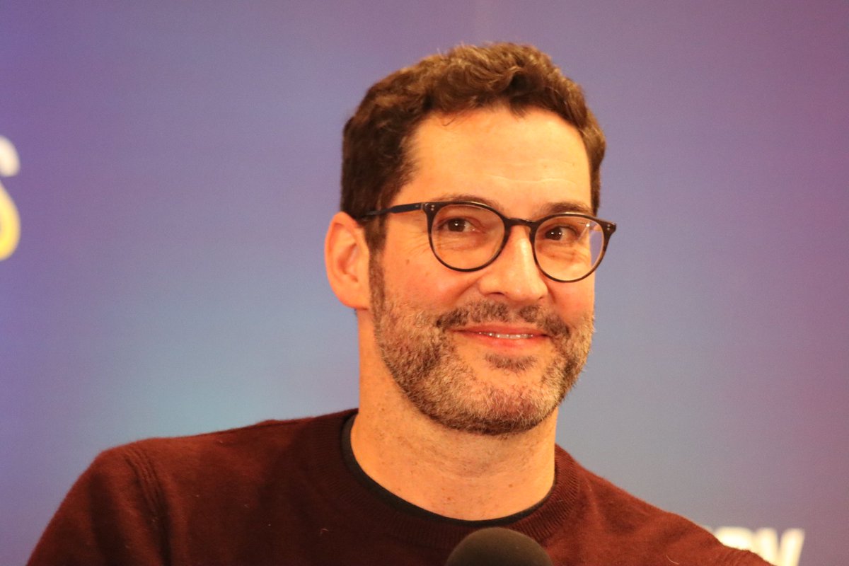 Day 2 pics of the CR9 panel with Tricia &amp; Tom 1/3. Hilarious Q&amp;A. #CrossRoads9 #TomEllis