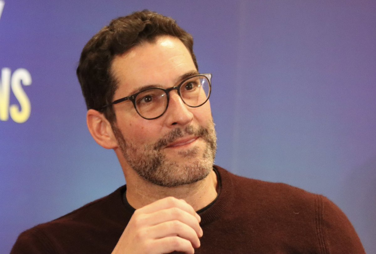 Ksqrd2's tweet photo. Day 2 pics of the CR9 panel with Tricia &amp; Tom last one of the morning featuring the T shirt flashing lol. #CrossRoads9 #TomEllis https://t.co/1csQmgokLu