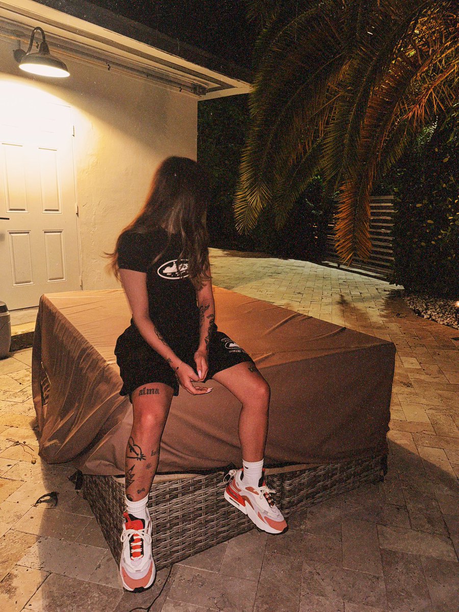 nicole (@nicki_nicole19) on Twitter photo 