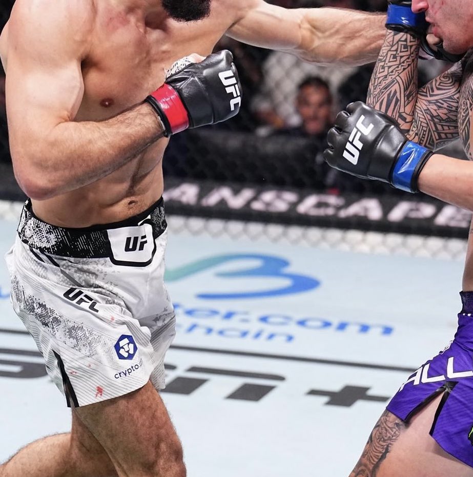 disn0tkim's tweet photo. #cryptocom presence at #UFCParis underscores its significant partnership, together bringing cryptocurrency to the mainstream sports industry and reach its goal - “to put cryptocurrency in every wallet” #FFTB #bornbrave 

#cryptocom x #cryptoUFC https://t.co/wR6RzRbDrA